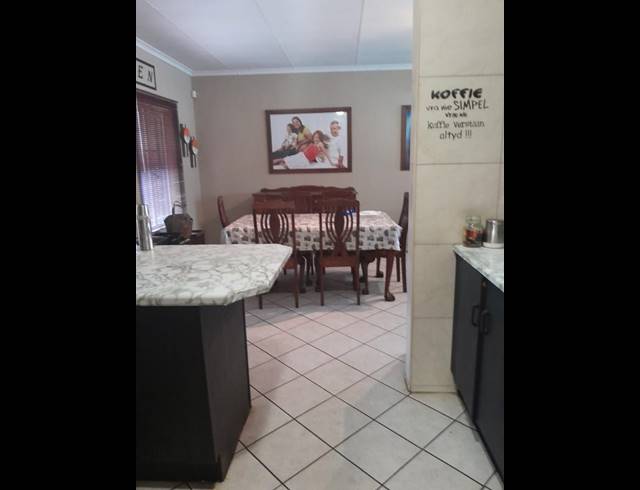 3 BEDROOM HOUSE FOR SALE IN ELOFFSDAL